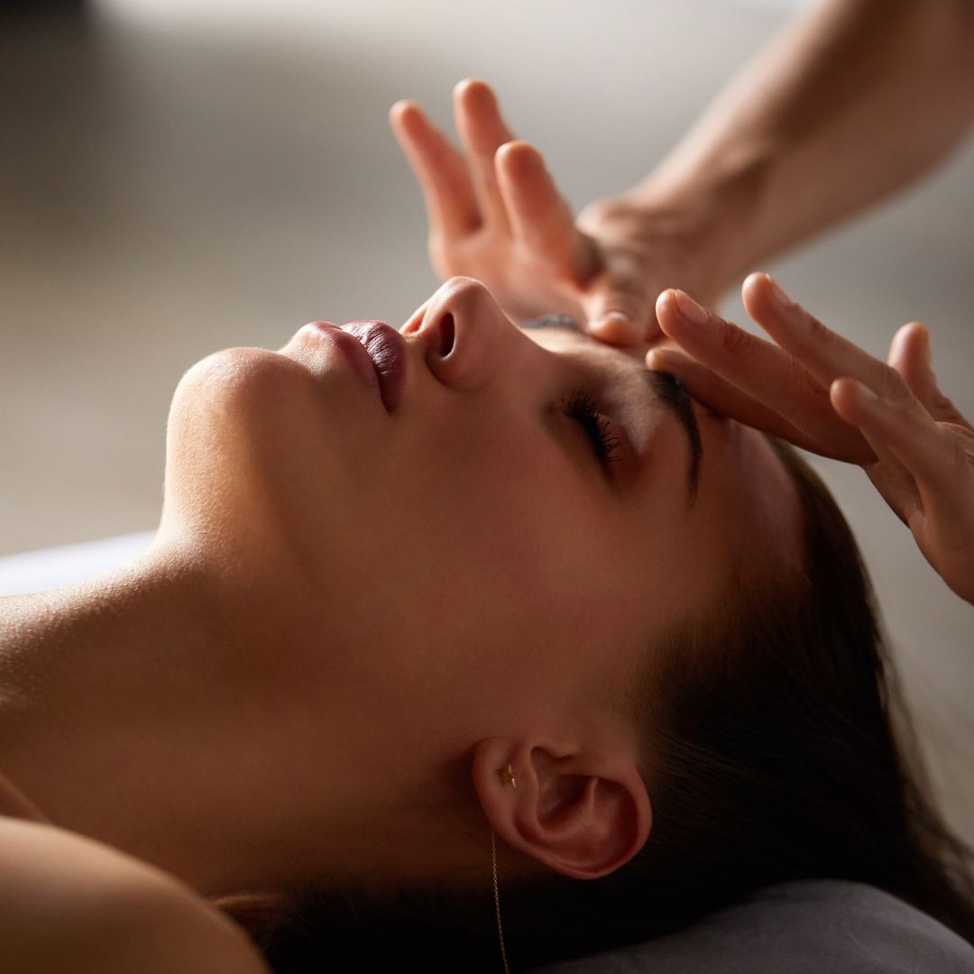 Rejuvenate Ritual - Rug, schouders, nek, hoofd, gezicht, decolleté & hoofdhuid massage