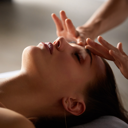 Rejuvenate Ritual - Hoofd, nek, schouders, gezicht, decolleté en hoofdhuid massage